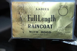 Vintage blauer DAMEN REGENMANTEL in voller Länge mit KAPUZE für Handtasche unbenutzt 60er Jahre - Bild 1 von 2