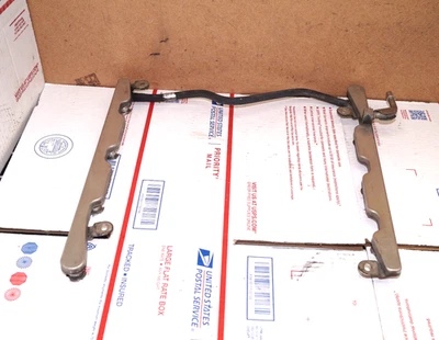 09-14 Ford E150 E250 E350 4.6L 2v SOHC Fuel Rail 9L3E-9F792-DC Econoline Van OEM - Image 1 of 4