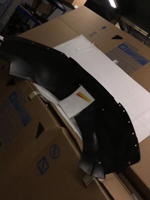 GMC TERRAIN 2014-2017 LADO DEL CONDUCTOR REVESTIMIENTO DE RUEDA DE PLÁSTICO PROTECTOR CONTRA SALPICADURAS NUEVO 23271689 Foto 1 de 3