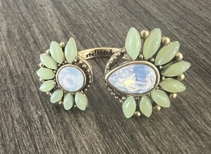 Stella & Dot  Adjustable Ring Zinnia Mint Green Faux Mother Of Pearl Stone - Picture 1 of 3