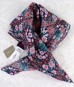 Neu mit Etikett J. CREW LIBERTY STOFF BAUMWOLLE QUADRATISCHER HALSSCHAL 20"X20" in PRIMROSE FLORAL - Bild 1 von 1