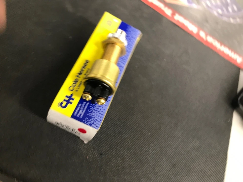 M-490 COLE HERSEE MOMENTARY PUSH BUTTON SWITCH - Image 1 of 1