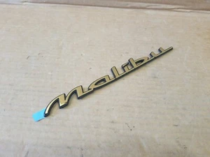 2000-2003 CHEVY MALIBU TRUNK LID NAMEPLATE GOLD EMBLEM 22619109 - Picture 1 of 8