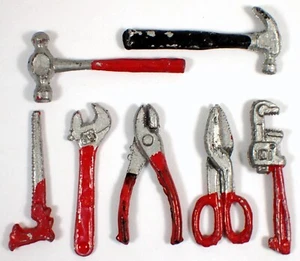 7 De Colección Años 80 Red Casa de Muñecas Miniatura Herramientas de Mano Llave de Peltre Llave Martillos Tijeras - Imagen 1 de 4