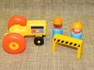 Vintage Fisher Price Little Working People Red Farm Tractor & Barricade - Picture 1 of 8