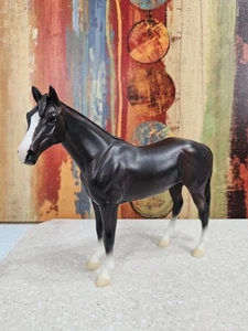 Breyer Horse Black / Dark Brown Classic Pre-owned  - Picture 1 of 9