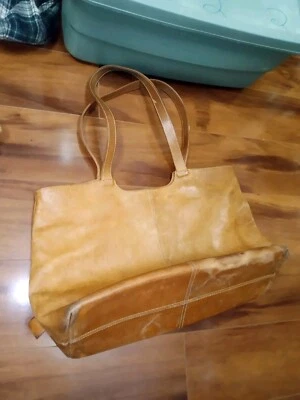 Bric's Luggage ~ Luggage Shoulder bag Tan Italy Leather Tote Hobo Bag Solid  - Image 1 of 4