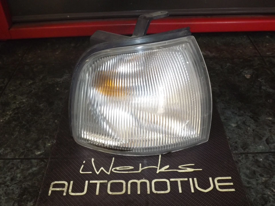 94-96 USDM OEM Infiniti Q45 передний пассажирский боковой угловой фонарь лампа ICHKOH 3351 R - Изображение 1 из 4