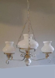 Lampadario Ferro Battuto Vetro Bianco Lanterna Antico Shabby Chic Rustico 4 Luci - Foto 1 di 7