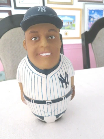 L.E. DEREK JETER 2003 NESTING DOLL STACKABLE STARS COOPERSBURG 4033/10,000 Cover