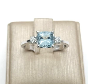Anillo De Oro Blanco 18 Ct 750 Con Acuamarina Ct 0,91 Y Diamantes Ct 0,10 (2117) - Imagen 1 de 7