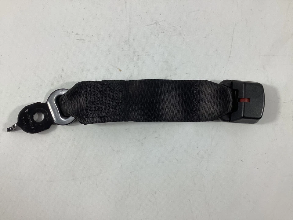 2011 - 2016 BMW 550I XDRIVE - Fivela de assento central traseiro/receptor 7244836 fabricante de equipamento original. - Imagem 1 de 4