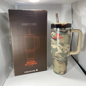 Vaso Stanley X Posty Co. 40 oz Quencher H2.0 edición camuflaje NUEVO en caja pegatinas - Imagen 1 de 10