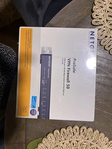 Netgear ProSafe FVS338 8-Port 10/100 VPN Firewall 50 NEW - Afbeelding 1 van 4