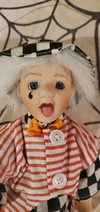 Spukpuppe Elmer Sträfling sucht Erlösung durch Abwehr schlechter Menschen oder Energie  - Bild 1 von 6