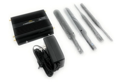 Cradlepoint IBR900 Router with WiFi (600Mbps modem) with 1 Year NetCloud Essenti - Image 1 of 4