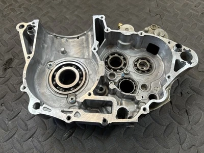 Suzuki RMZ450 2014 OEM lado derecho motor cárter bloque 11301-28871 Foto 1 de 4