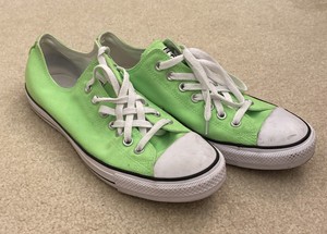 converse en verde