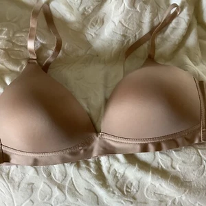 YMI intimates bra 146342 padded wirefree t shirt beige 38C nwot - Picture 1 of 3
