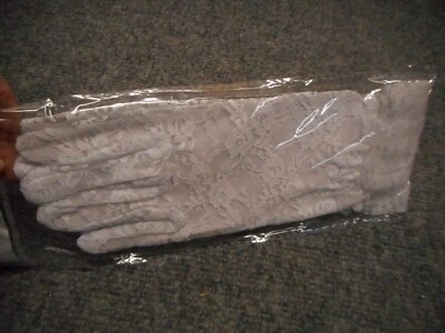 VINTAGE ANTIQUE White LACE WEDDING GLOVES Floral Size Small - Medium - Image 1 of 4