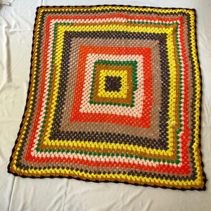 Manta de ganchillo afgano cuadrada de abuela vintage hecha a mano 54"" X 56"" multicolor - Imagen 1 de 6