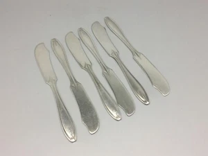 Lot of6 - 1835 R. WALLACE HOSTESS PTRN SILVERPLATE Flat Handle Butter Spreaders - Picture 1 of 7