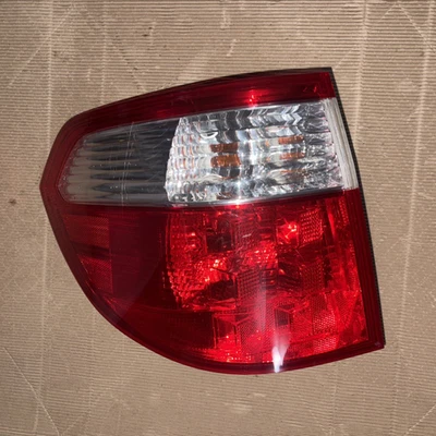 2005 2006 2007 Honda Odyssey Left Driver LH  Side Tail Light - Image 1 of 4
