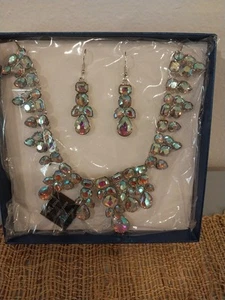 Collar Místico de Cristal Austriaco 20-23 Pulgadas y Pendientes Colgantes en Tono Plateado - Imagen 1 de 12