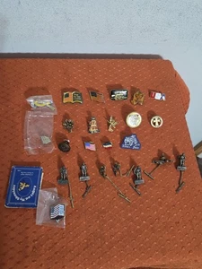 Vintage Anstecknadeln Konvolut 25 Stecknadeln Fahnen Zimmerei usw. - Bild 1 von 15