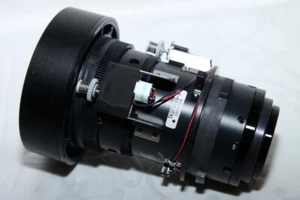 *Panasonic TKGF0109-5*Objektiv Optik Linse 1,8-2,5:1 PT-D/DW/DZ-Serie DZ6700 - Picture 1 of 4