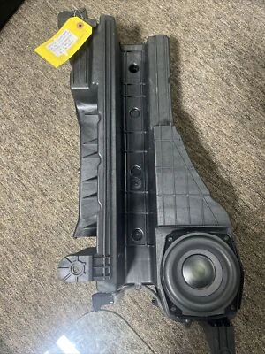 Cadillac SRX Subwoofer Subwoofer Alto-falante 2011 2012 2013 2014 Sb - Imagem 1 de 4