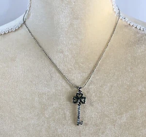 Killarney Crystal Necklace Shamrock Key Pendant Silver Plated- 18 in Length NWT - Picture 1 of 14