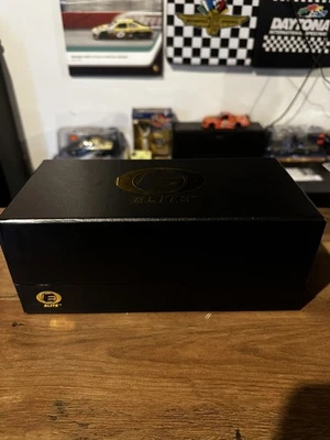 Scott Wimmer Elite Stacker 2/Monsters Dracula 2003 NASCAR 1:24 Diecast RCCA #23 Foto 1 de 4