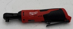 Trinquete inalámbrico Milwaukee M12 3/8 2457-20 (solo herramienta) - Imagen 1 de 6