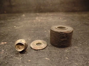 1983 YAMAHA YZ250 YZ 250 FRAME MOUNTING CHAIN ROLLER (B) - Picture 1 of 3