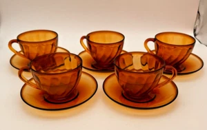 Vintage 5 X French Glcoloc Amber Glass Tea Cups And Saucers. See Information Pls - Picture 1 of 24