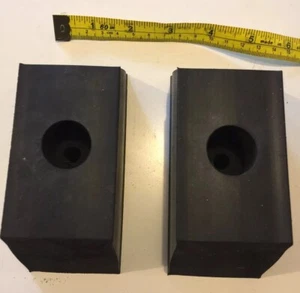 DOS BLOQUES DE PARACHOQUES DE GOMA DE ALTA RESISTENCIA 120 x 50 x 50 mm puerta de remolque de camión - Imagen 1 de 6