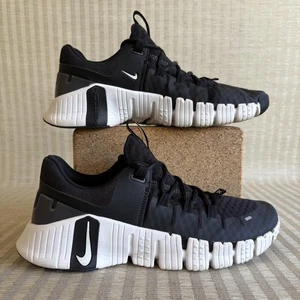 Nike Free Metcon 5 Zapatos Para Hombres Talla 9 Negro Blanco Tenis de Entrenamiento DV3949-001 - Imagen 1 de 19