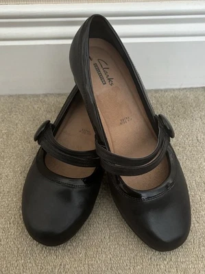 Clarks Black Leather Twin Strap Button Low Heel Mary Jane Shoes UK4EE Extra Wide - Image 1 of 4