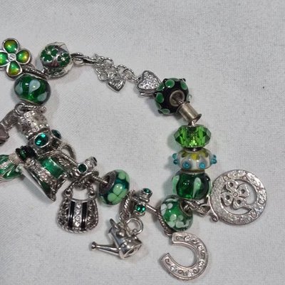 PULSERA BRIGHTON CON TRÉBOL LEPRICHAUNO DE LA SUERTE DÍA DE SAN PATRICIO Foto 1 de 4