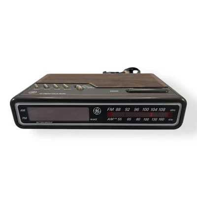Radio Reloj Despertador Digital GE Vintage Años 80 Grano Madera Modelo 7-4612A Probado Funciona Foto 1 de 3