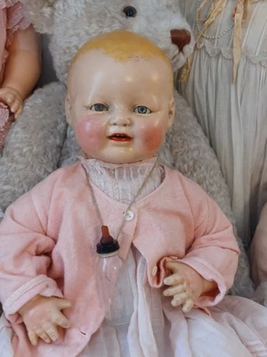 Muñeca antigua Baby Dimples 22 Eih Horsman ligeramente restaurada con_ biberón de vidrio. Foto 1 de 4