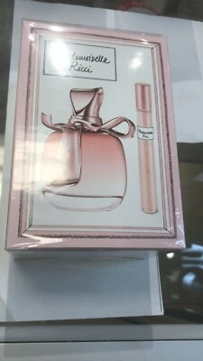Mademoiselle Ricci by Nina Ricci For Her Gift Set - 90ml Eau De Parfum Spray + 10ml Roll on - Imagem 1 de 4