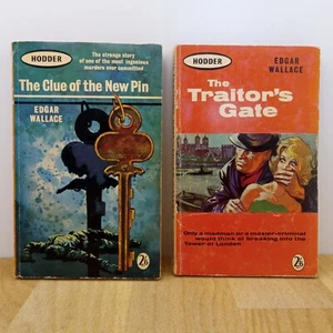 EDGAR WALLACE "THE CLUE OF THE NEW PIN"  AND "THE TRAITORS GATE" PAPERBACK BOOKS - Picture 1 of 9