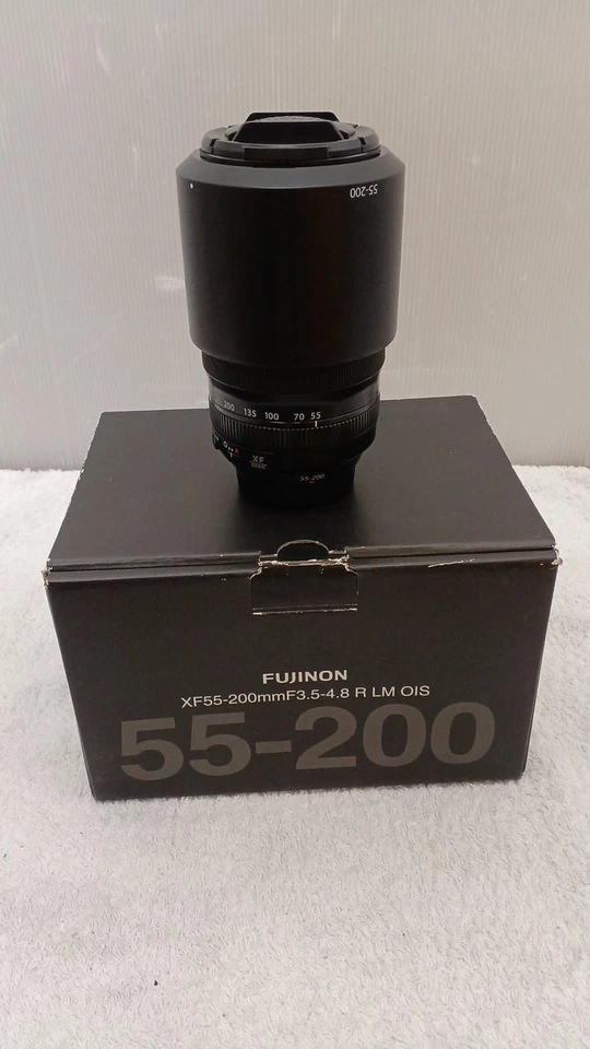 FUJIFILM lens XF55-200mm F3.5-4.8 R LM OIS- X-mount 14 elements in 10 groups-JPN - Image 1 of 4