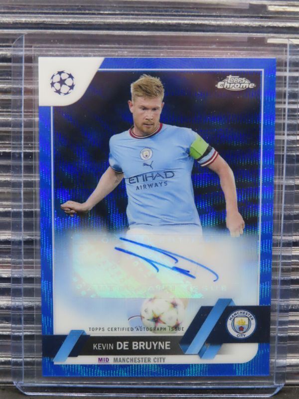 2022-23 Topps Chrome UEFA CC Kevin De Bruyne Blue Wave Refractor Auto #28/75