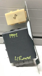 1992 Toyota 4Runner Relay Running Light Control Module 82642-22020 - Picture 1 of 5