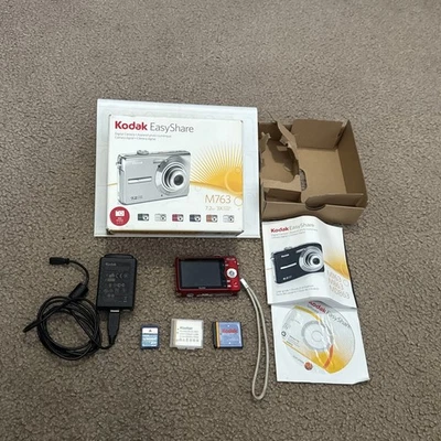 Kodak EasyShare M763 7.2MP Digital Camera Red 2 batteries & Charger SD Card - Image 1 of 4