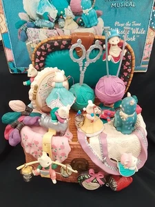 7 X ANIMATED Music Box Mice Knitting KITTEN Sewing Whistle While You Work BOX - Picture 1 of 23