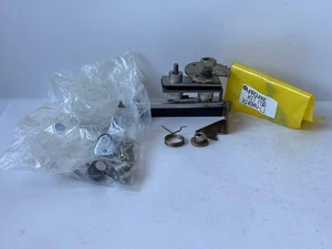 Kit de herrajes para puerta Allen Bradley 1494V-L1 con cierre lateral - Imagen 1 de 9